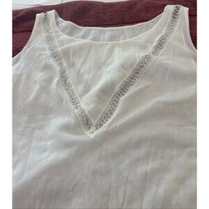 Women's Blouse /Camisole Sleeveless White, Front Detail, L?